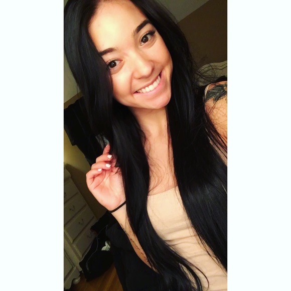 Meet your Posher, Danielle - Picture 1 of 1